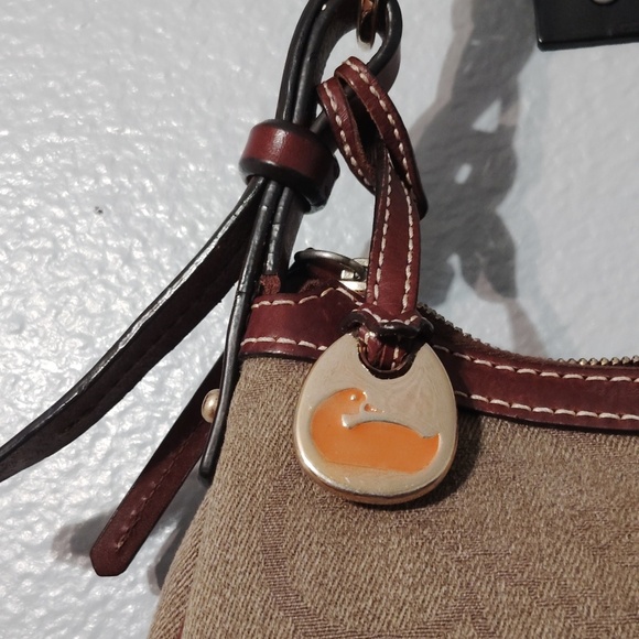 Dooney & Bourke Purse Heart Logo - Picture 8 of 16